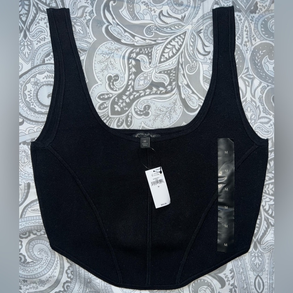 Banana Republic black cropped tank top